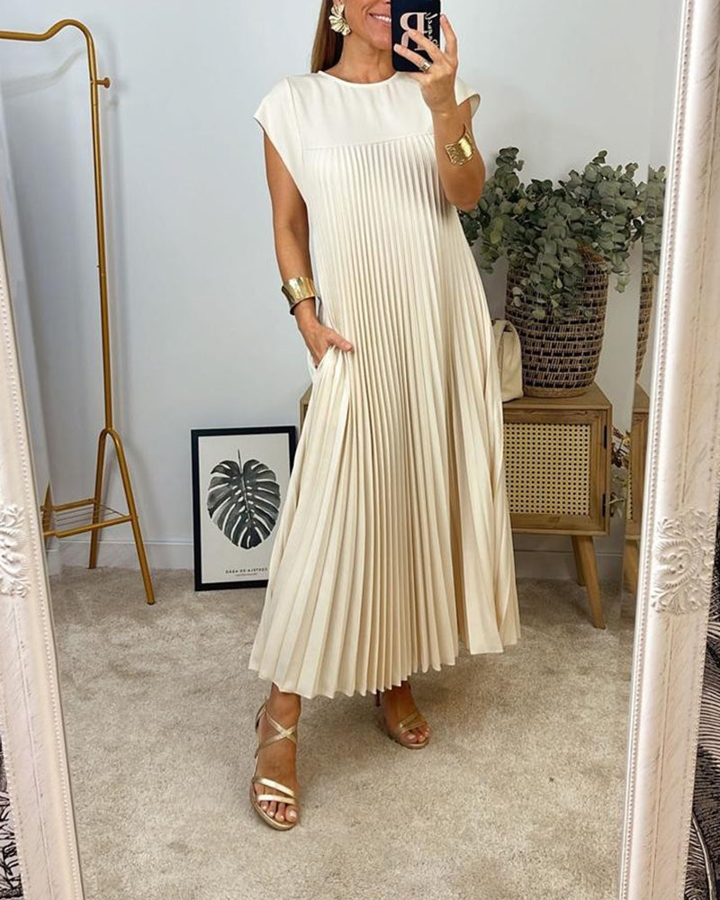 Simple solid color sleeveless pleated dress
