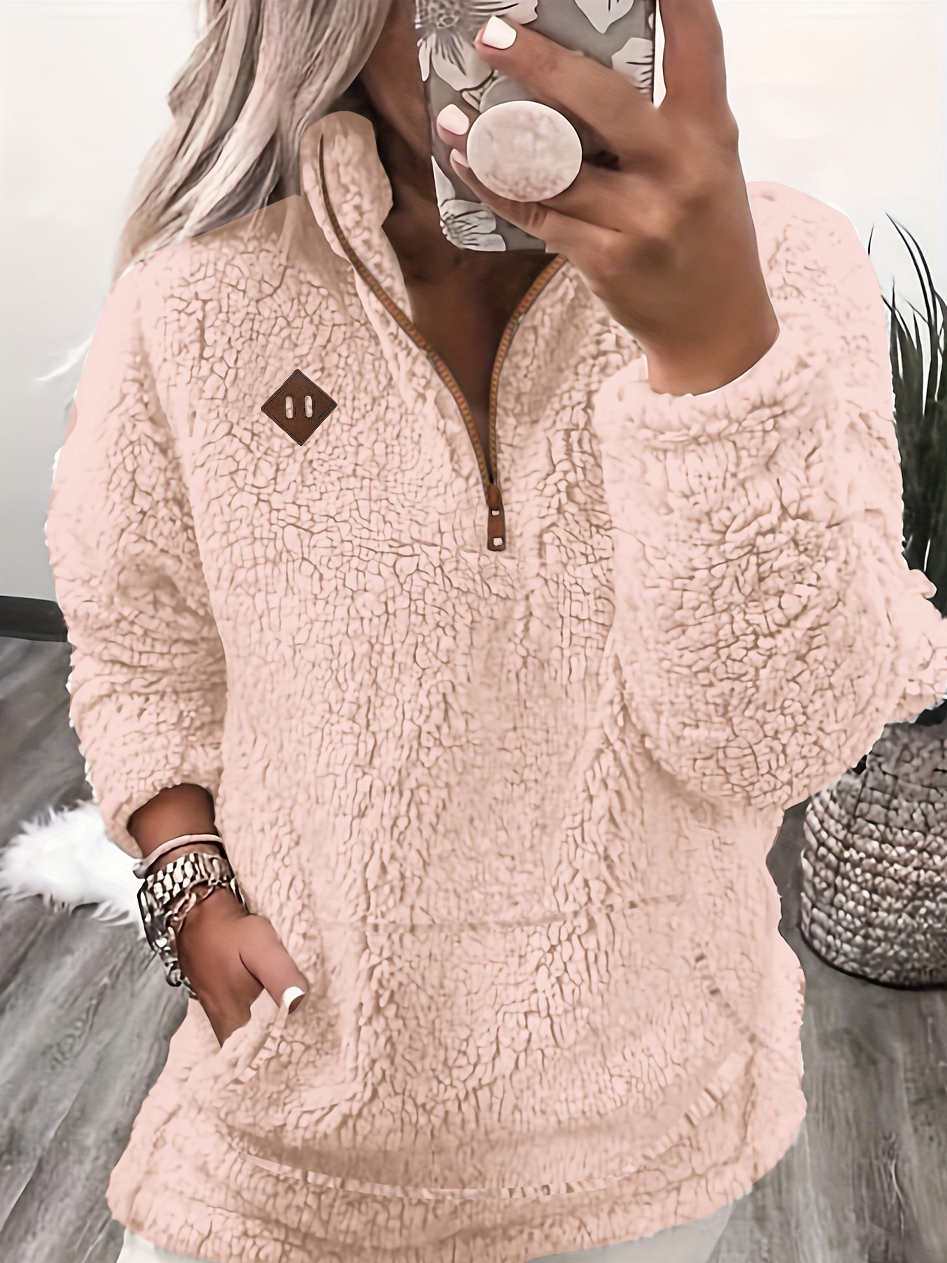 Willemien – Fleece Sweatshirt with Zipper and Long Sleeves