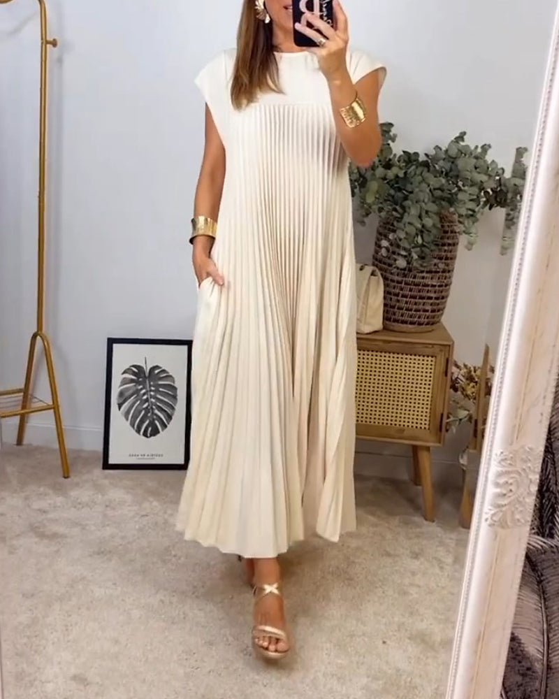 Simple solid color sleeveless pleated dress