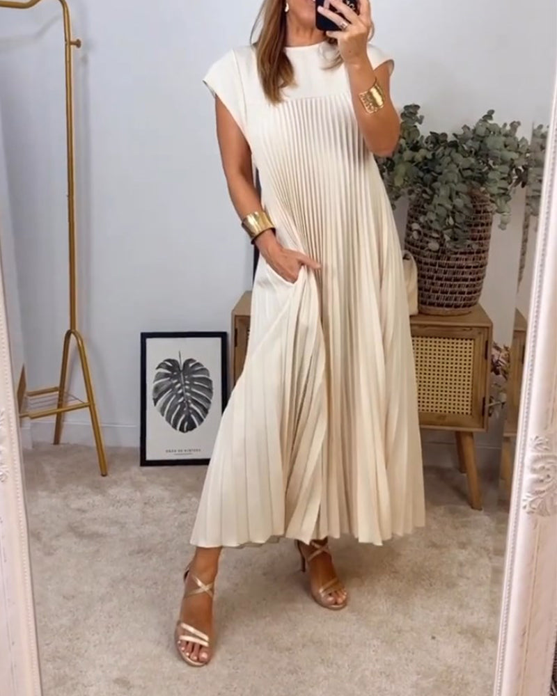 Simple solid color sleeveless pleated dress